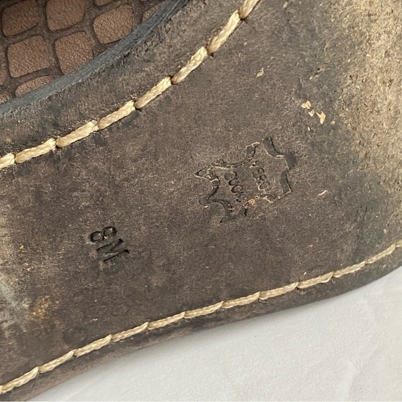 Donald Pliner Dalis Ankle Booties Croc Embossed Gray Leather Boots Womens 8 - Picture 10 of 12